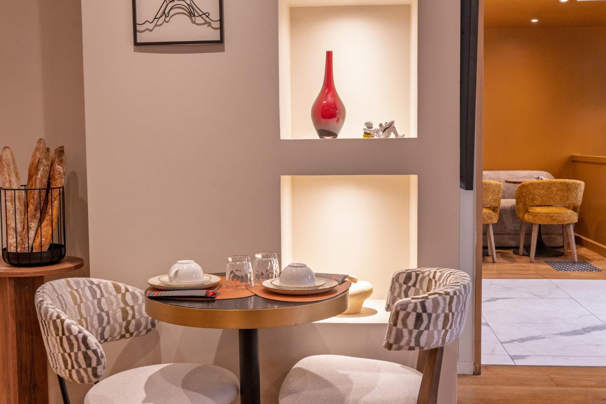 Frochot Montmartre Hotel