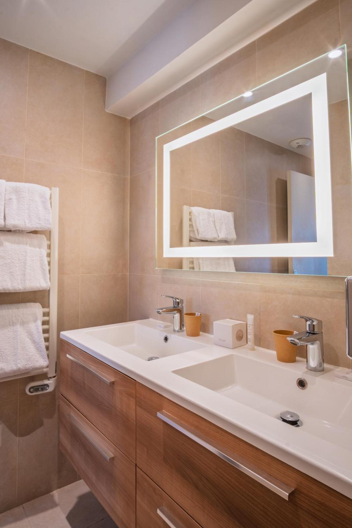 Hotel Frochot Montmartre Paris