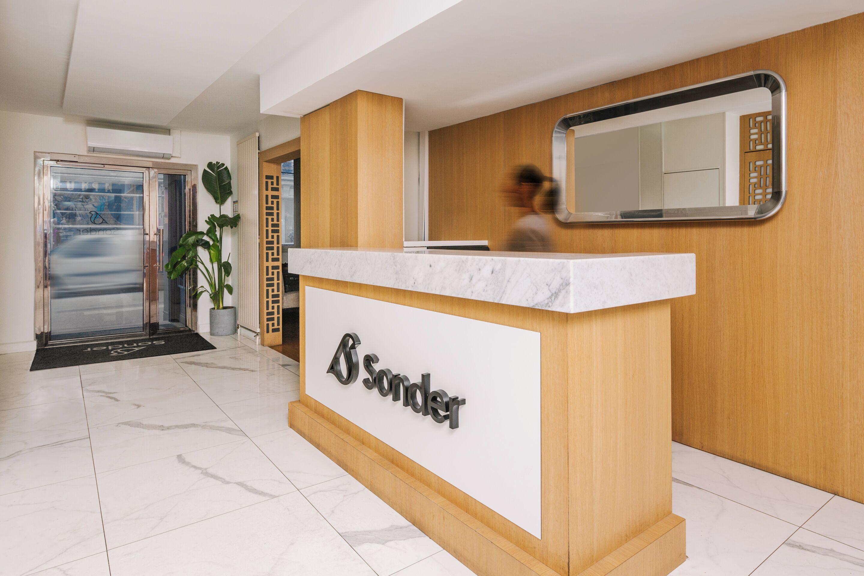 Le Frochot Pigalle, Sonder By Marriott Bonvoy 3* Parigi